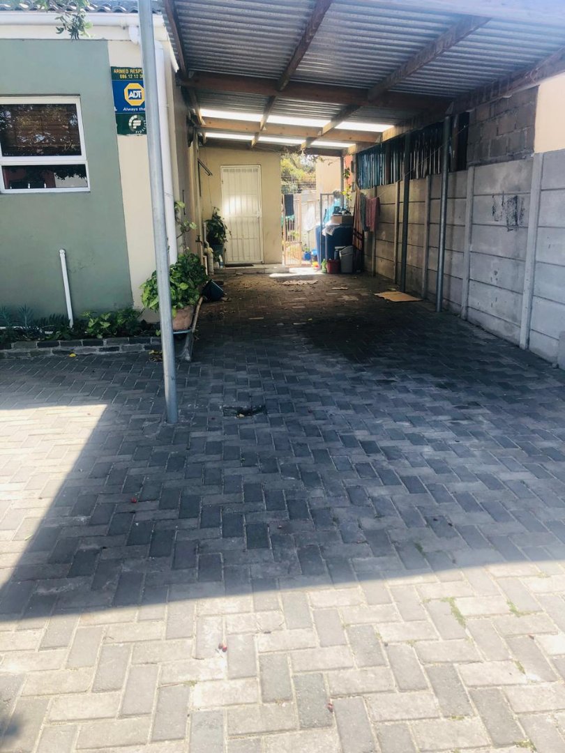 4 Bedroom Property for Sale in The Connifers Western Cape